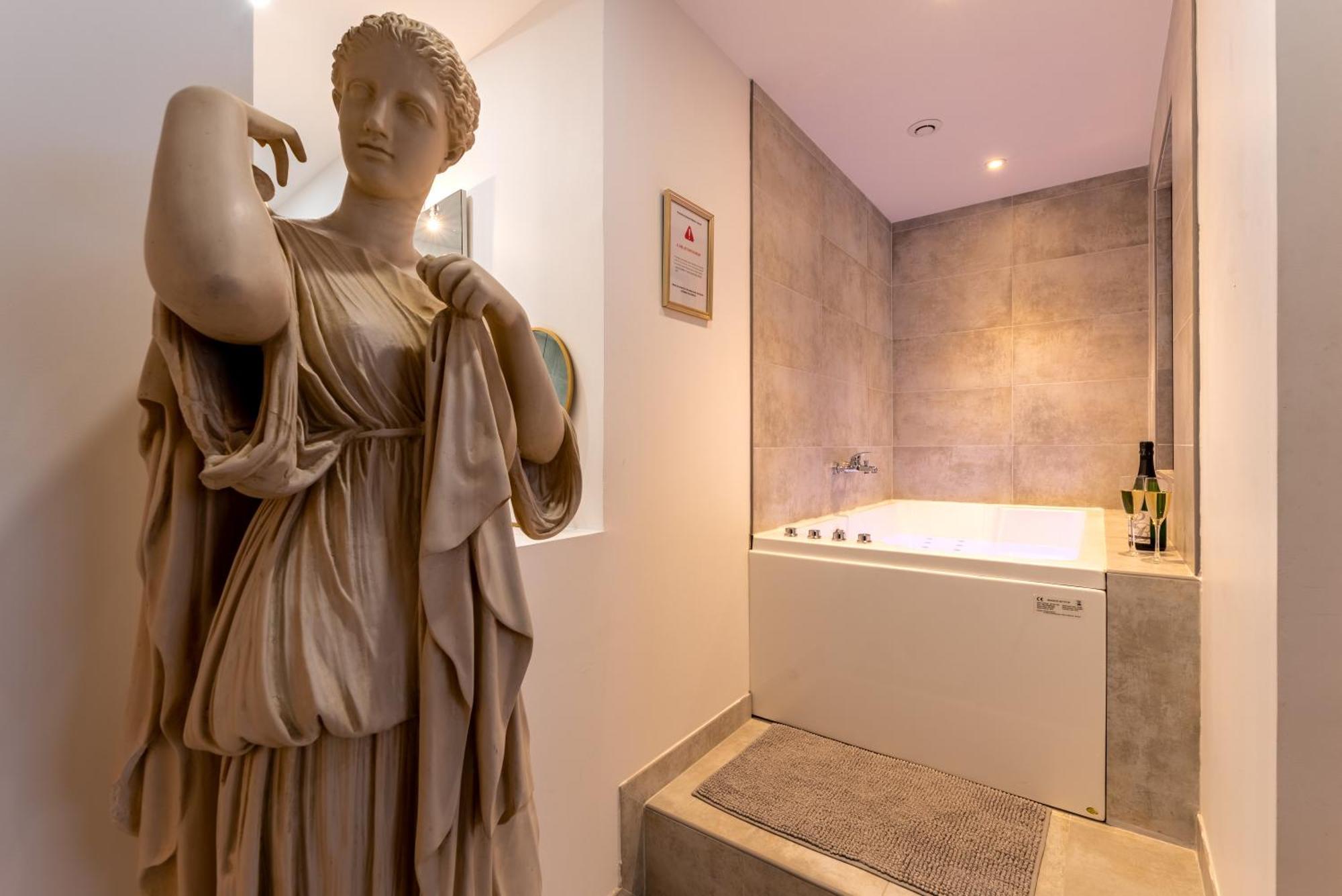 Le Fruit Defendu "Love Room" Jacuzzi Centre Ville Rouen Esterno foto