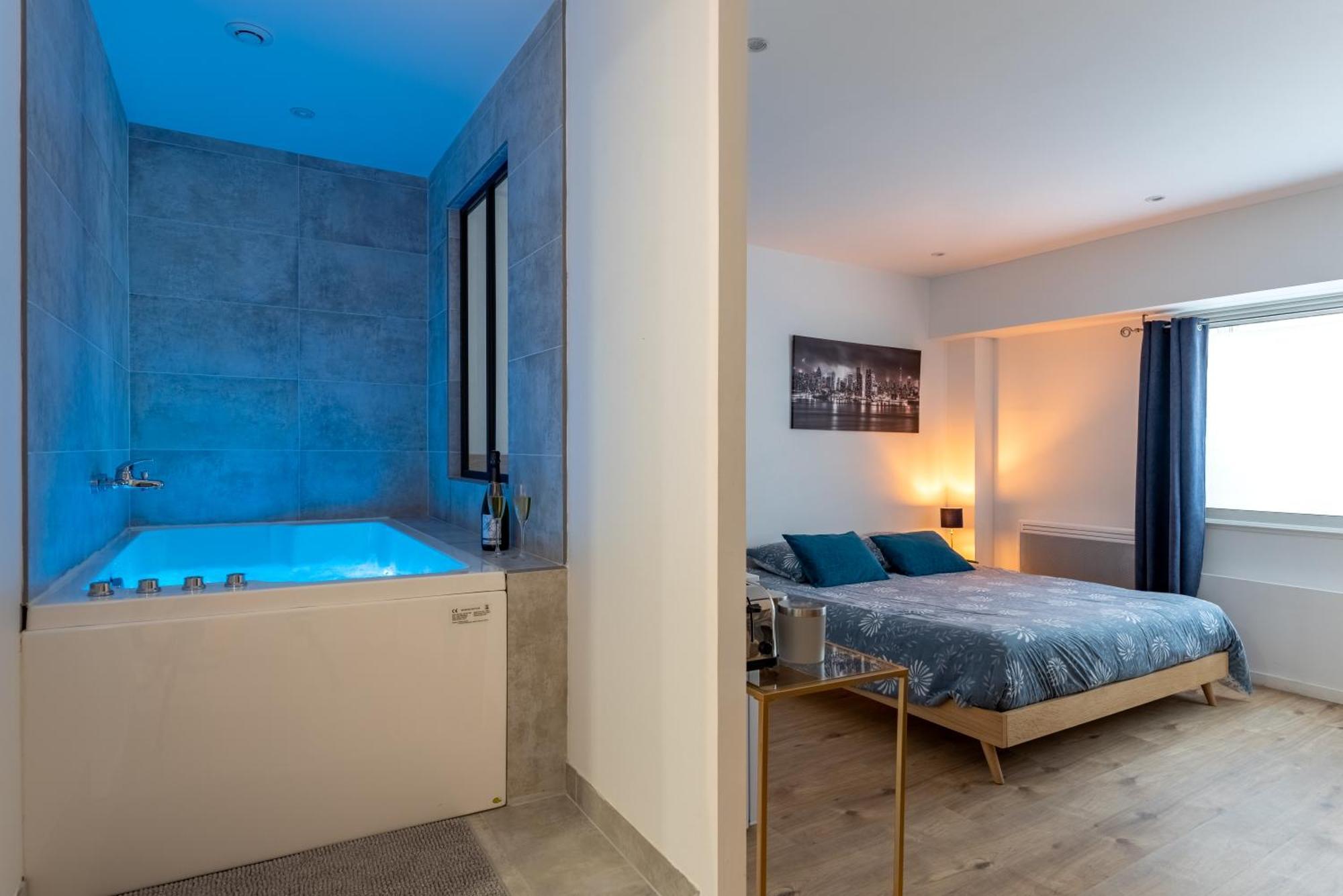 Le Fruit Defendu "Love Room" Jacuzzi Centre Ville Rouen Esterno foto